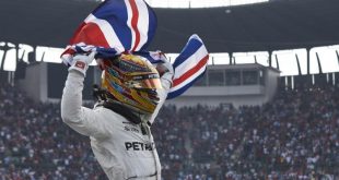 Lewis Hamilton vainqueur
